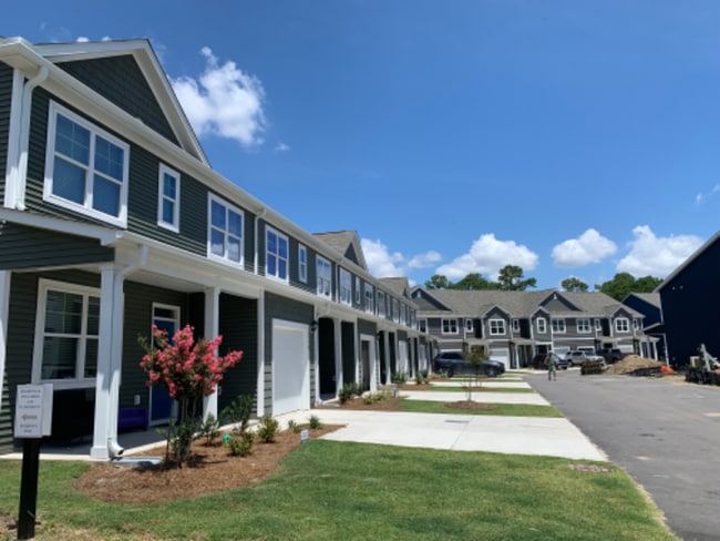 Photo - 6518 Sharks Tooth Trl