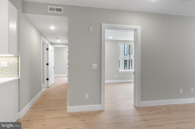 Photo - 1144 Frankford Ave Unit 203