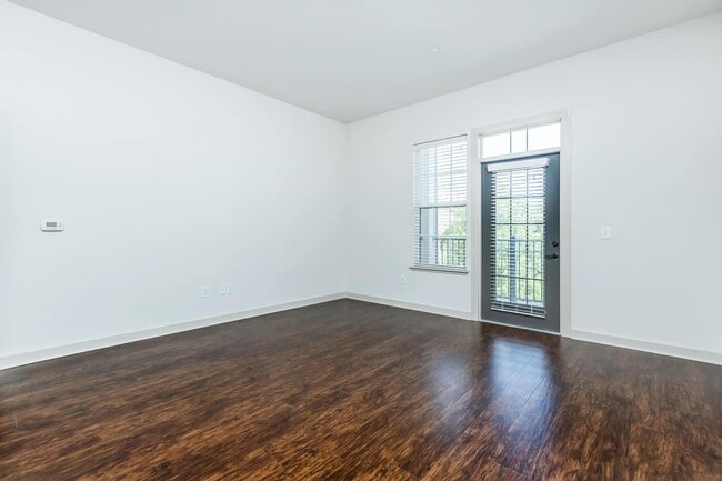 Photo - 1810 Belcourt