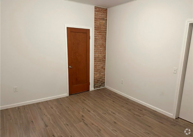 Building Photo - 48 Cowing St Unit 1 Rental