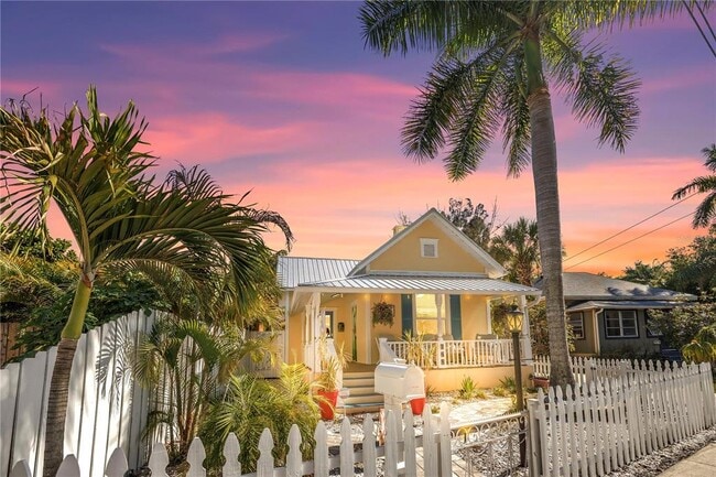 Building Photo - 748 11th Ave N