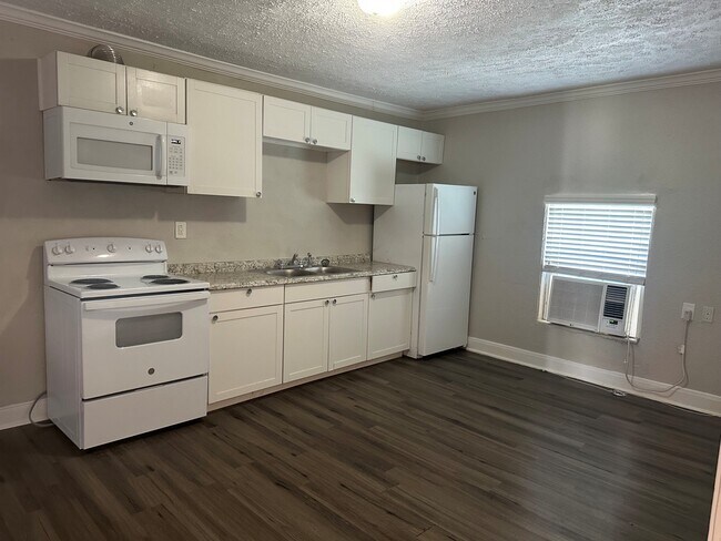 Photo - 1709 W 4th St
