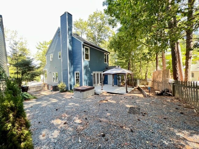 Photo - Cute cul-de-sac home in Woodcroft!