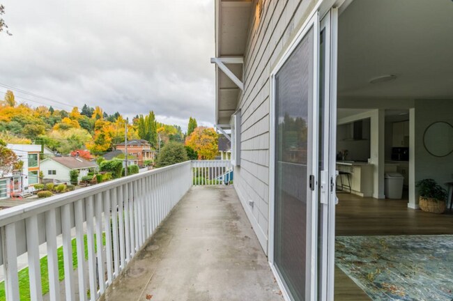 Photo - 431 31st Ave E Unit Upstairs