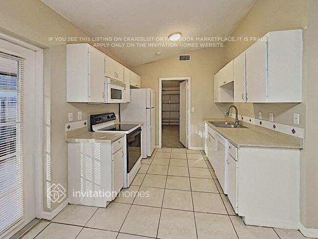 Photo - 8105 55th St E