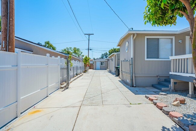 Photo - 32958 Urban Ave Unit Front House