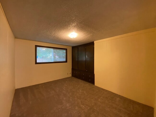 2469 Miami Ln