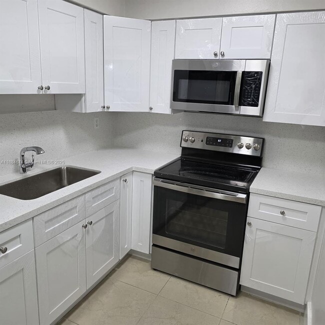 Photo - 1951 SW 70th Way