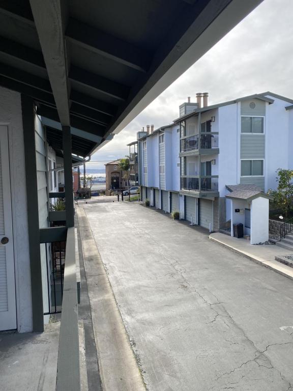 Photo - 2955 Columbia St