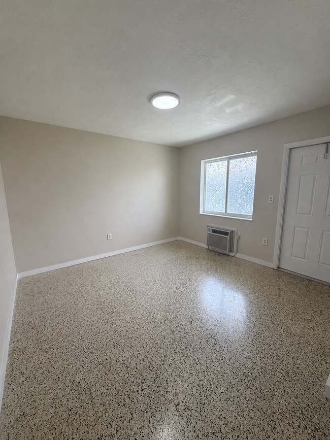 Photo - 1040 W 28th St Unit Bright