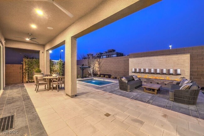 Photo - 2542 Strathmill Ave