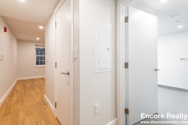 Photo - 22 Fleet St Unit 7