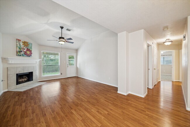 Photo - 418 Mystic Trail Loop