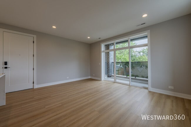 Photo - 3555 N Neenah Ave Unit #2N