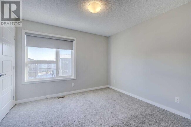 Photo - 301 Redstone Blvd NE