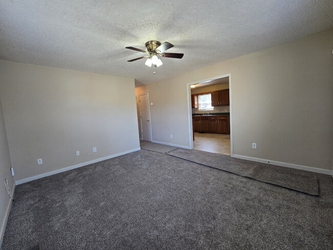 Photo - 1007 Walnut Dr