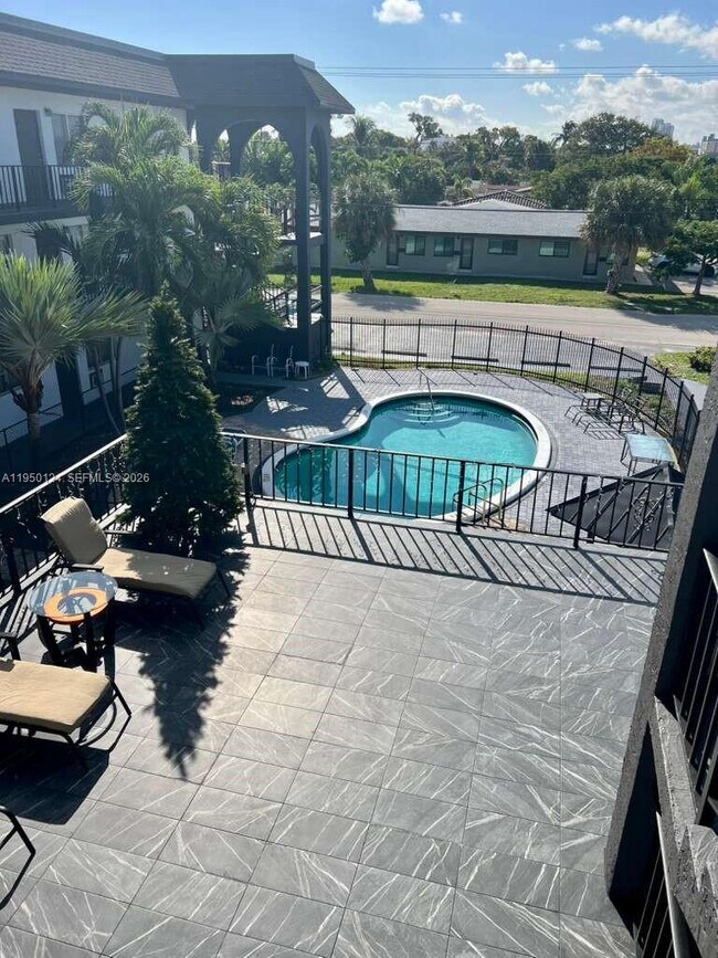 Photo - 1100 NE 9th Ave Unit 305