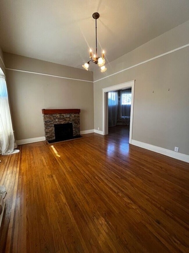 2104 B St Unit B Steet (Front House)