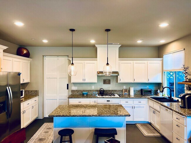 Photo - Beautiful 4 bedroom 2 bath custom home