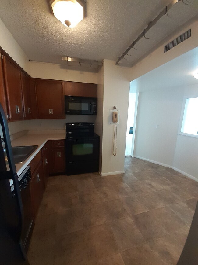 Photo - 3800 Fairfax Dr Unit 1702