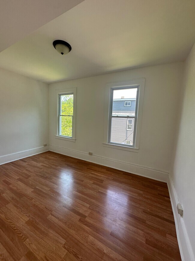 Photo - 78 S Devine St