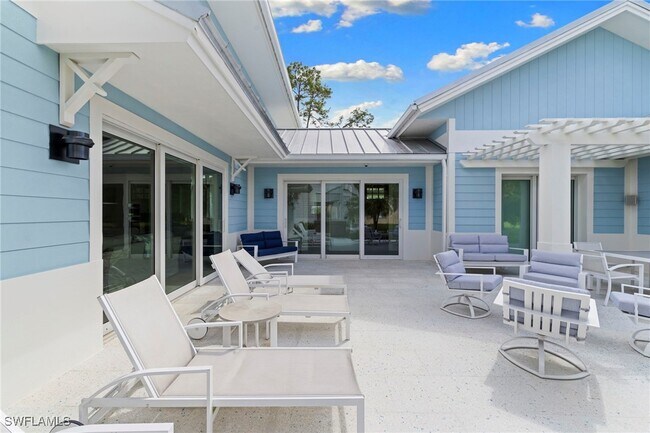 Photo - 2961 Sanborn Ave