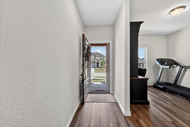 Photo - 210 Briarwood Ln