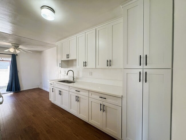 2031 E Almont Ave Unit A