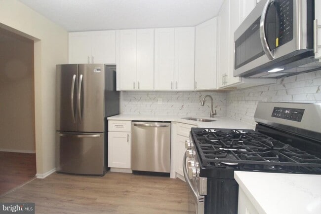 Building Photo - 58 Chambord Ct Rental