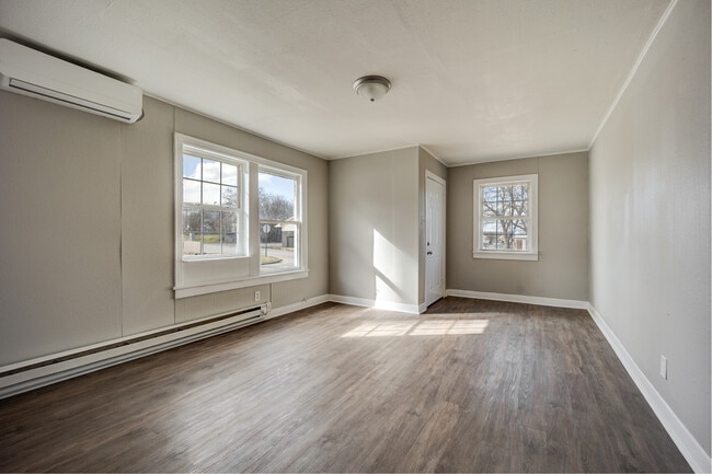 Photo - 2000 S U St Unidad A