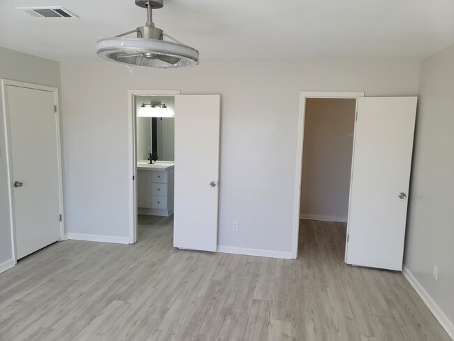 Photo - 3429 Malabar Rd