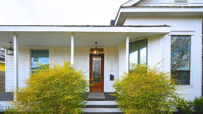 Building Photo - 2510 Nagle St