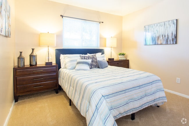 2BR, 1.5BA