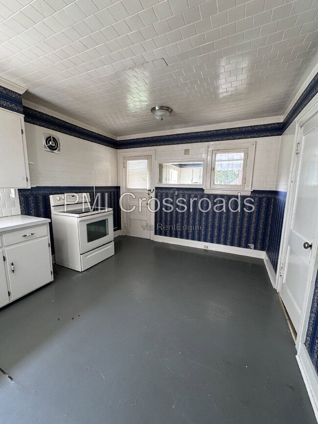 Photo - 1738 Flint Ave