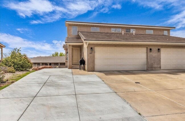 Building Photo - 1277 W Las Hurdes Dr Rental