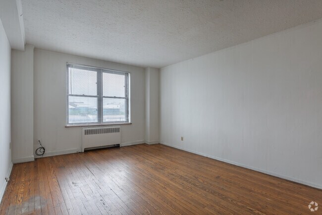 1BD 1BA 600 sq. ft. - University Commons Apartments
