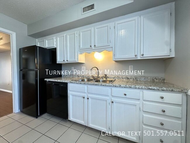 Photo - 1700 Sanford Dr Unit 4