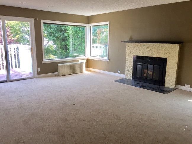 Photo - 10742 Durland Ave NE