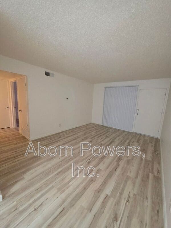 Photo - 1255-1275 Williams Way