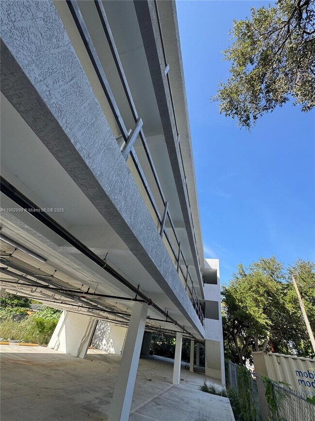 Photo - 147 NW 59th St Unidad 305