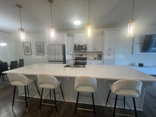 Photo - 3011 Pinehills Wy.