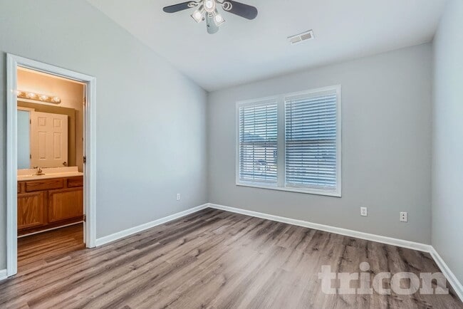 Photo - 11626 Lioness St