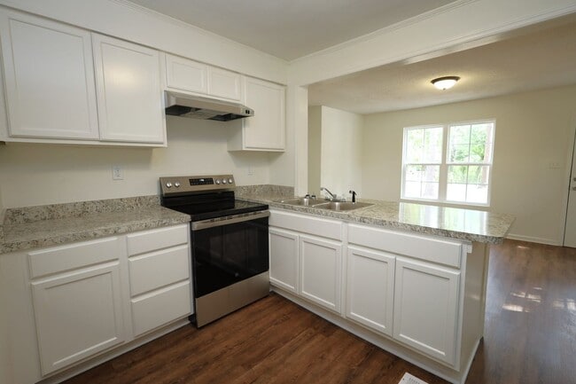 Photo - 1701 N Lee St