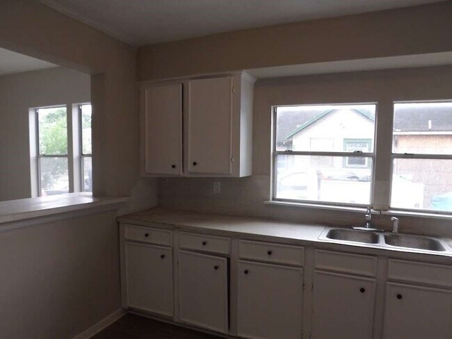 Photo - 7201 Avenue I