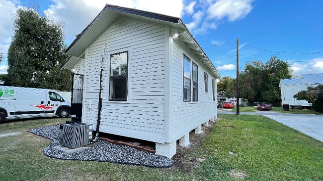 Photo - 808 Gordon St