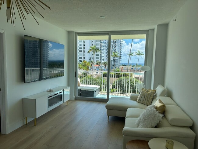 Photo - 3020 NE 32nd Ave Unidad 721