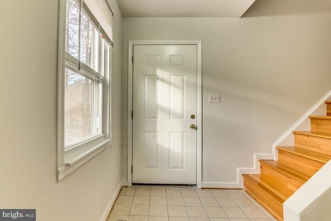 Photo - 7732 Matisse Way