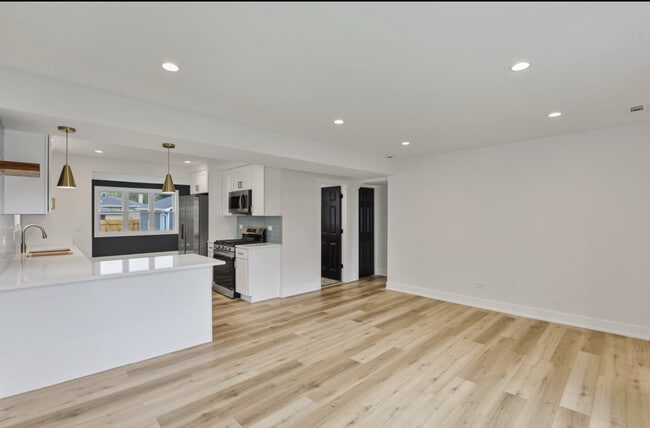 Photo - 9705 Oak Park Ave