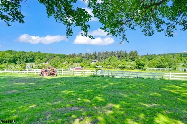 Photo - 425 Powerville Rd