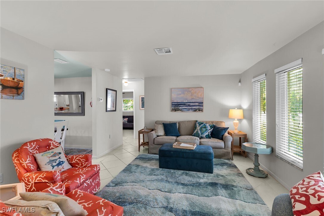 Photo - 1337 Wisconsin Dr